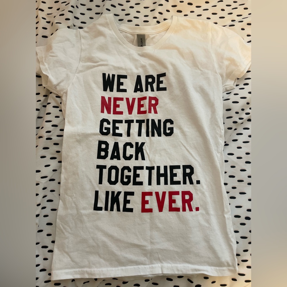 Taylor swift shirt.  Gildan size adult small.